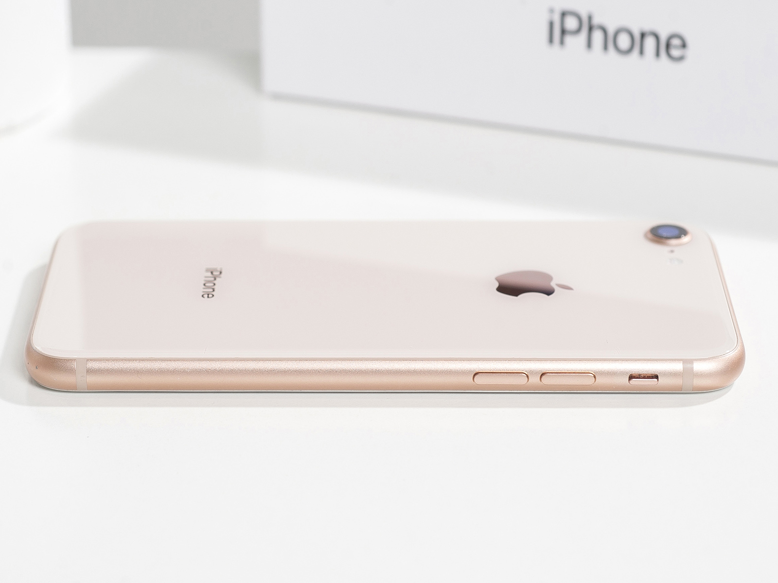 iPhone 8 64 gb Gold б/у